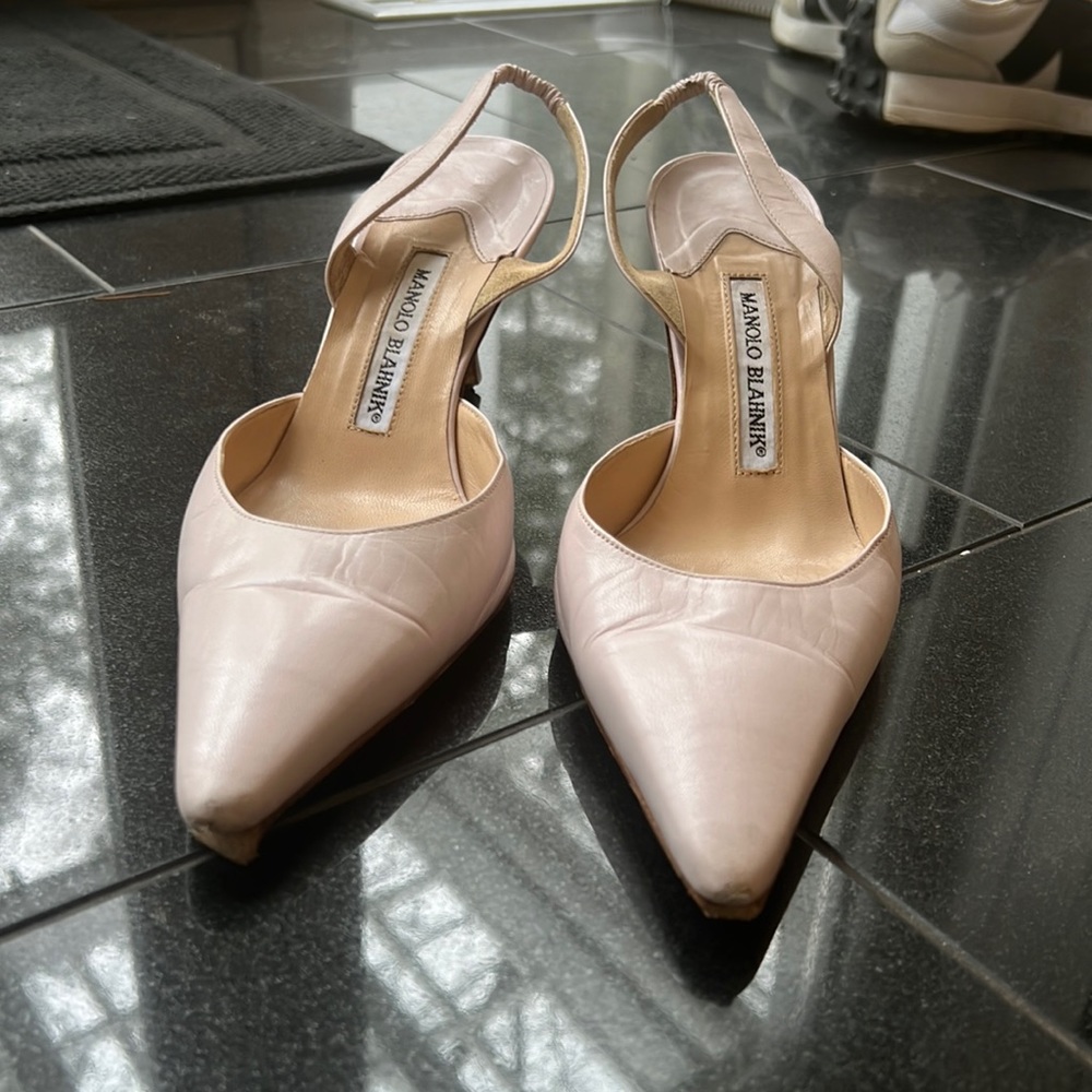 Manolo blahnik size 39.5 pink leather sling backs